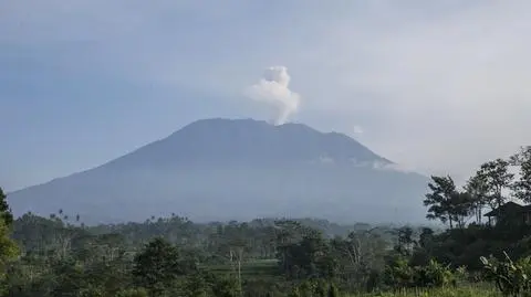 Wulkan na Bali wciąż aktywny i groźny