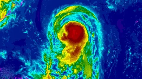Obraz satelitarny huraganu (NOAA)