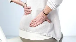 Australijscy naukowcy wykazali, że nagłe epizody reumatycznego bólu krzyża nie są powiązane z warunkami pogodowymi takimi jak temperatura, wilgotność, ciśnienie powietrza, kierunek wiatru i opady. 