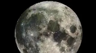 Księżyc widziany przez sondę Galileo, 1992 rok