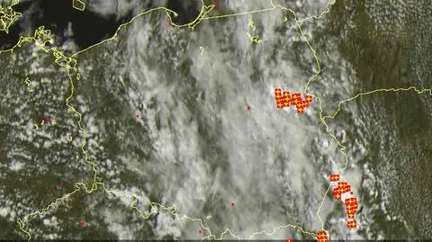 Wyładowania atmosferyczne na terenie Polski o godz. 15.30