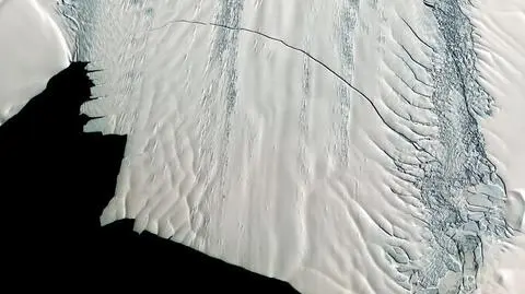 Na lodowcu Pine powstała szczelina