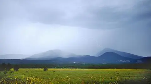 Wybrzeże deszczowe, na południu burze