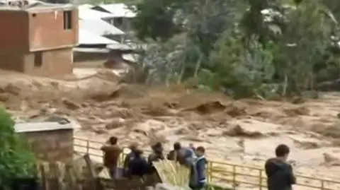 Rzeka zmiotła domy z powierzchni ziemi