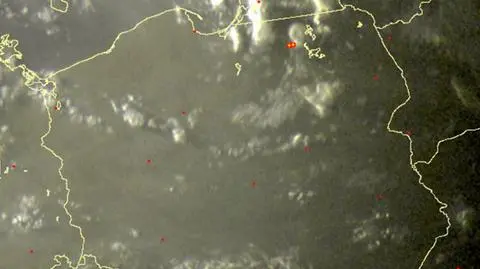 Wyładowania atmosferyczne oznaczono plusami (sat24.com)