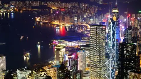Hongkong najbardziej zanieczyszczony światłem. "Nie ma ludzi, światło jest"