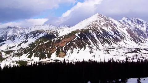 Niebezpiecznie w Tatrach. Ratownicy TOPR mają pełne ręce roboty