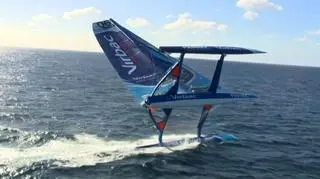 Trimaran łatwo się wywraca, gdy za mocno się przechyli