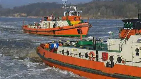 Lodołamacze walczą z powstawaniem zatorów na Wiśle