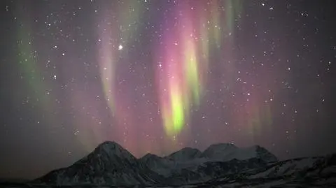 Zorza polarna to niesamowite zjawisko naturalne