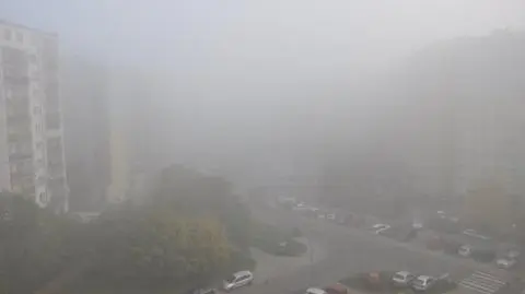 Miejscami widzialność ograniczą mgły