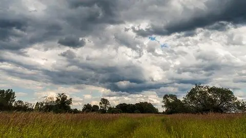 Miejscami może przelotnie padać deszcz