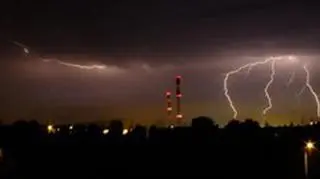 Omenaa tłumaczy, skąd te burze