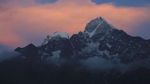 Na Mount Everest giną i chorują ludzie