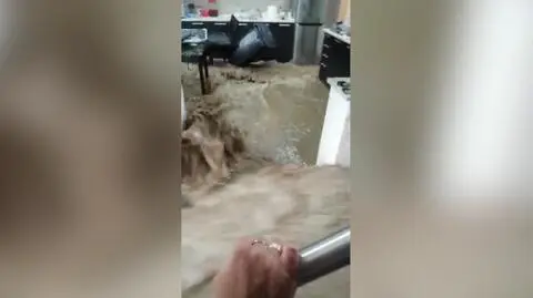 Woda wdarła się do domu
