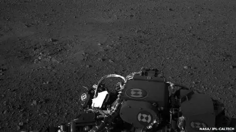 Zdjęcie wykonane z masztu łazika Curiosity