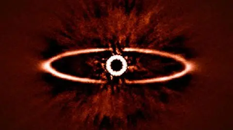 To co wygląda jak Oko Saurona to gwiazda HR 4796A  widziana przez instrument SPHERE