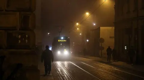 Wieczorem w wielu regionach pojawił się smog