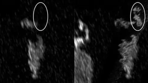 "Magiczna wyspa" na metanowym morzu Tytana znanym jako Kraken Mare. Zdjęcie po lewej z dn. 23 maja 2013 r., zdjęcie po prawej z dn. 21 sierpnia 2014 r.