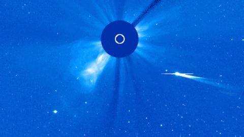 Zdjęcie komety ISON wykonane przez sondę SOHO