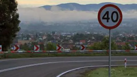 Chmury, deszcz i burze utrudnią jazdę