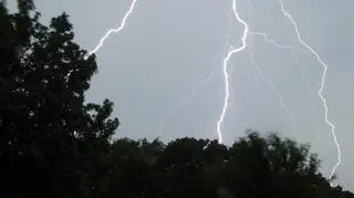 Burzowa strefa o godz. 6.30 nad kujawsko-pomorskim
