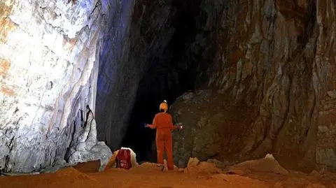 Astronauci ćwiczą pod ziemią