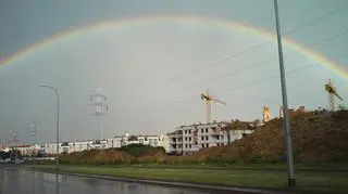 Deszcz godzi się ze Słońcem