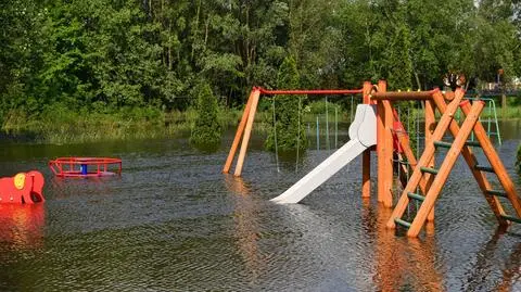 W Łyskakówku w województwie podkarpackim woda zalała plac zabaw