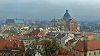 Powietrze w Krakowie jest obecnie zanieszczyczone i brakuje wiatru, który by usunął smog