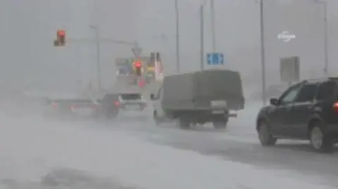 Kazachstan zniknął pod śniegiem. Utrudnienia komunikacyjne na północy kraju