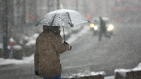 W wielu miejscach śnieg z deszczem i śnieg