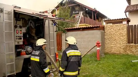 Burze na Węgrzech. Po uderzeniu pioruna zapalił się dom