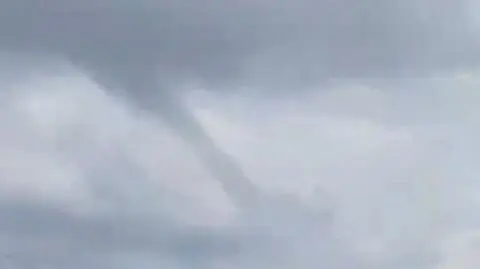 W Ustroniu Morskim utworzył się zalążek trąby wodnej