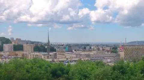 Prognoza pogody na dziś: popada i zagrzmi, ale tylko na południu