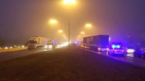 Mgły w Warszawie przyczyniły się do stłuczek