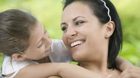 Im wcześniej urodzisz córkę, tym wcześniej przejdziesz menopauzę?