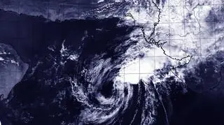 Cyklon tropikalny Nilofar staje się coraz słabszy