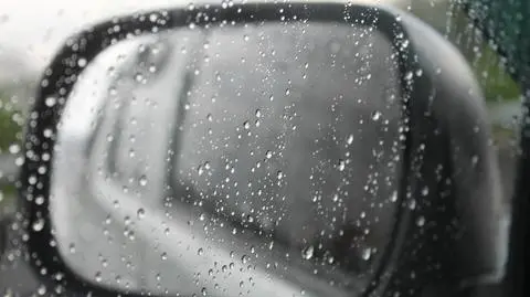 Deszcze zmoczą drogi wschodniej i zachodniej części kraju