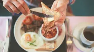 Pomijanie śniadania jest gorsze niż zjadanie go dwa razy