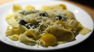Makaron z liśćmi kalarepy