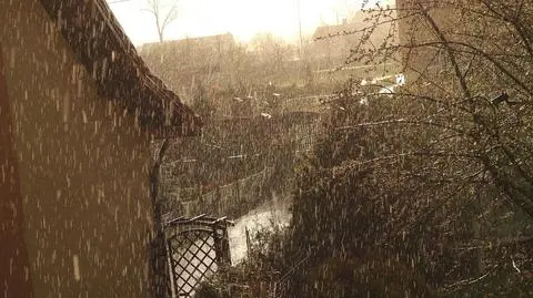 Prognoza pogody na dziś: aura nie rozpieszcza. Spadnie deszcz i śnieg z deszczem