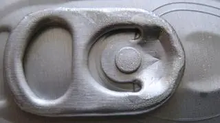 Aluminium pochodzi m.in. z puszek