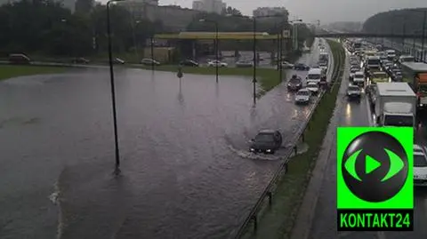 Zalane wielkie ulice stolicy i stacje metra
