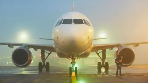 Mgła paraliżuje lotnisko w Modlinie