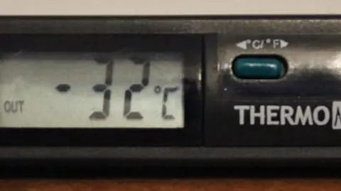 Co dzień to niższa temperatura jeśli tak dalej będzie to dojdzie do czterdziestki i przyznam że od kilku lat nie widziałem takiej temperatury na moim termometrze.