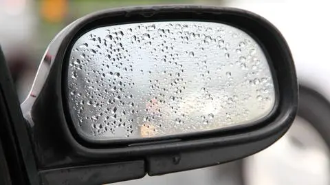 Miejscami podróże po polskich drogach utrudni deszcz