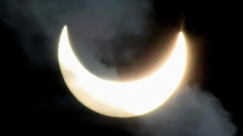 Jak bezpiecznie oglądać zaćmienie Słońca?