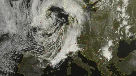 Chłodny front pędzi w kierunku Polski