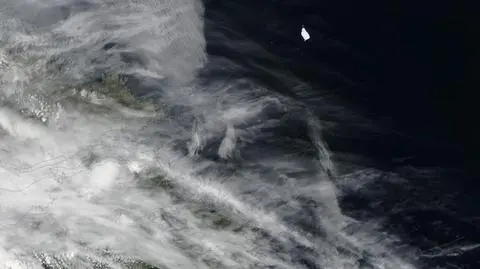 Biały punkt "jak pół Śniardw" sfotografowany z kosmosu